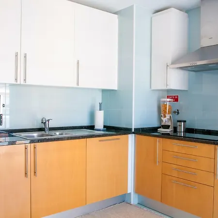 Pilot House - Village Marina Apartment