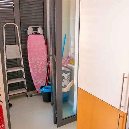 Pilot House - Village Marina *