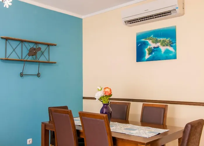 Pilot House - Village Marina Apartment