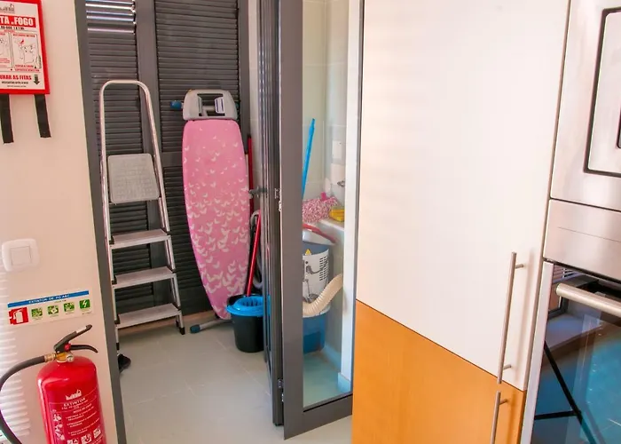 Pilot House - Village Marina *